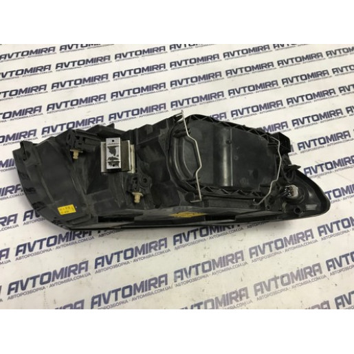 Фара передняя левая Volvo V50 2004-2008 30698891